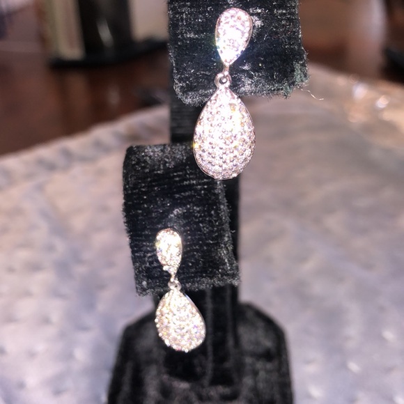 Cubic Zirconia Micro Pavé Mini Teardrop-Boutique - Picture 3 of 9